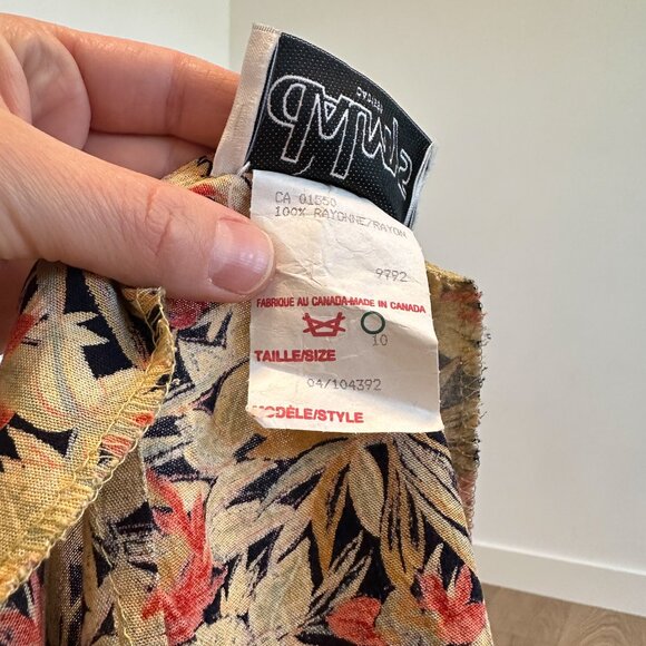 Vintage Dalmys Floral Wrap Skirt Made in Canada - Picture 3 of 5